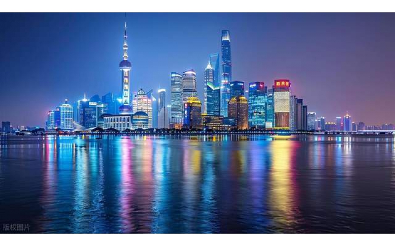 點(diǎn)亮樓宇夜景，煥活城市天際 —— 山東原實(shí)科技于樓體亮化工程之旅